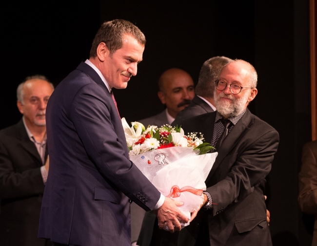 Devlet Tiyatroları "Reis Bey" ile yeni sezonu açtı